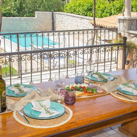 Apartment Moretic Gromaca Екстер'єр фото