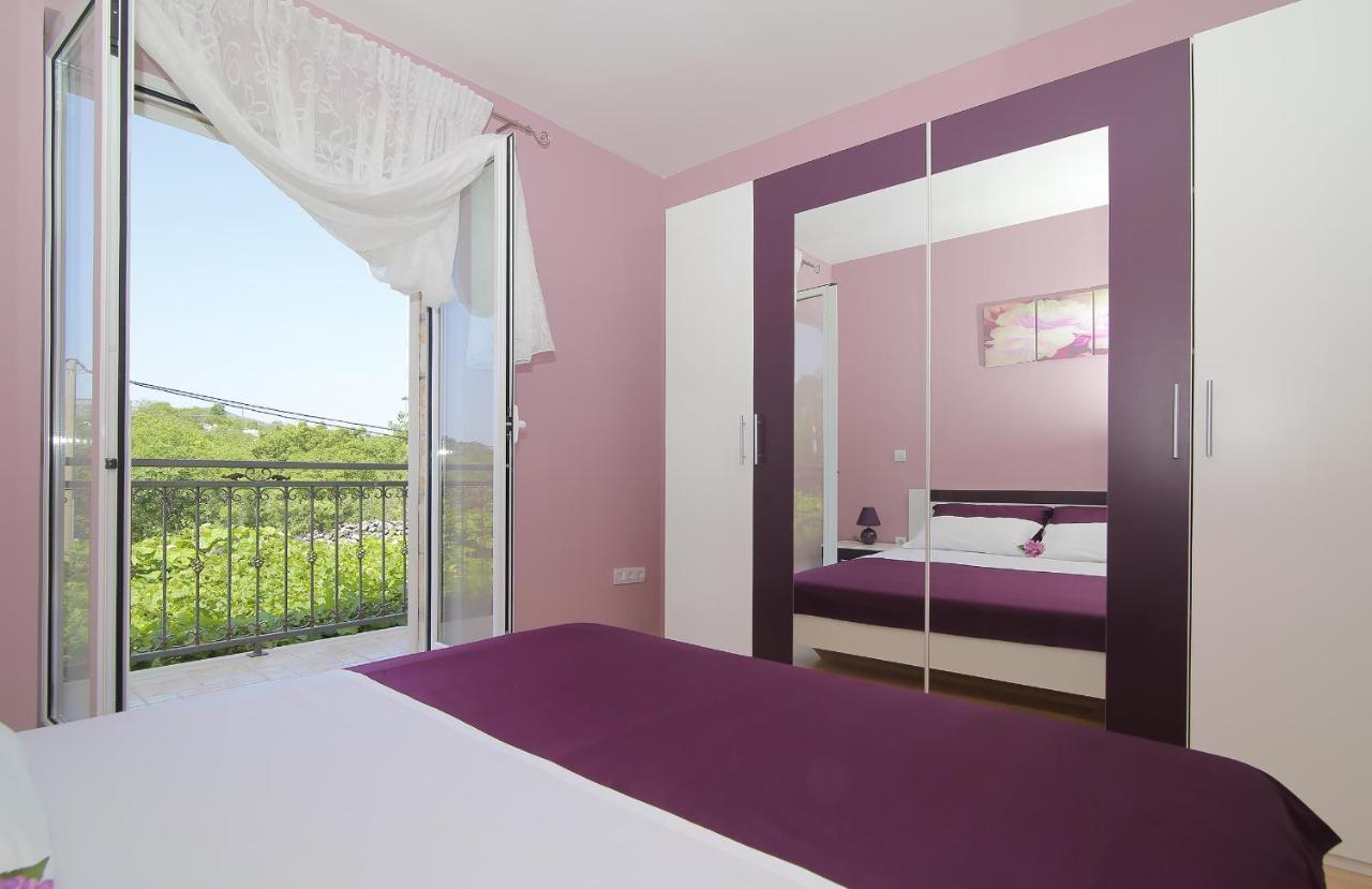 Apartment Moretic Gromaca Екстер'єр фото