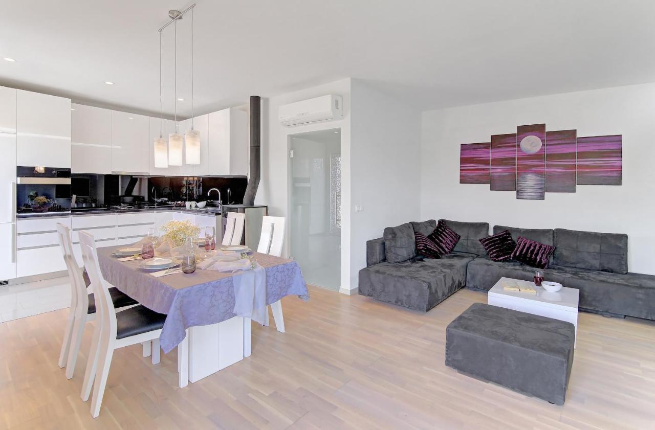 Apartment Moretic Gromaca Екстер'єр фото