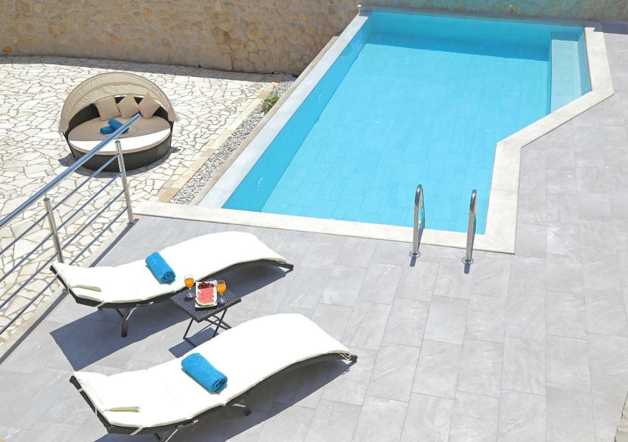 Apartment Moretic Gromaca Екстер'єр фото